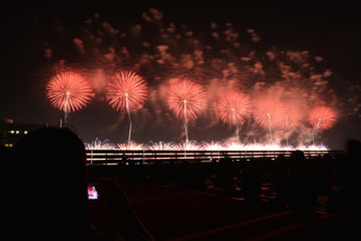 近隣の花火大会を楽しむ